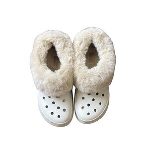 Crocs Furever Crush Clogs Women’s Size 7 Bone Faux-Shearling Lined